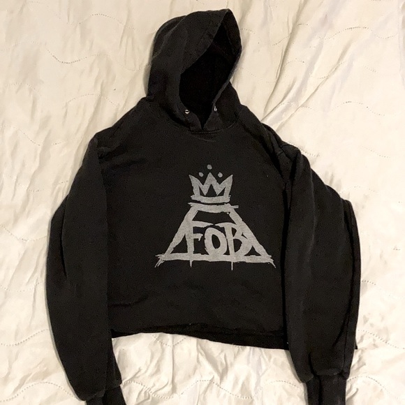 Black cropped hoodie - Picture 3 of 3